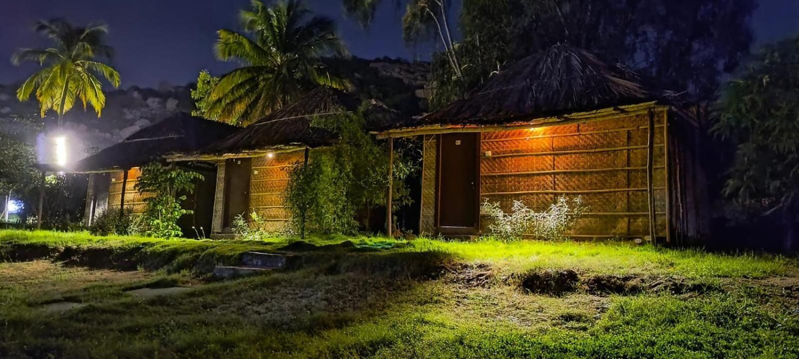 Banana Tree Home Stay Hampi Esterno foto